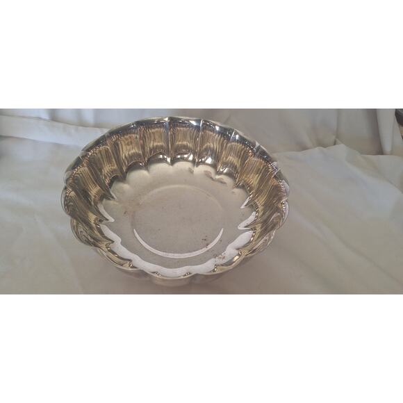 Reed & Barton #318 Silverplate Fluted Serving Bowl 8" Vintage USA - Picture 1 of 6